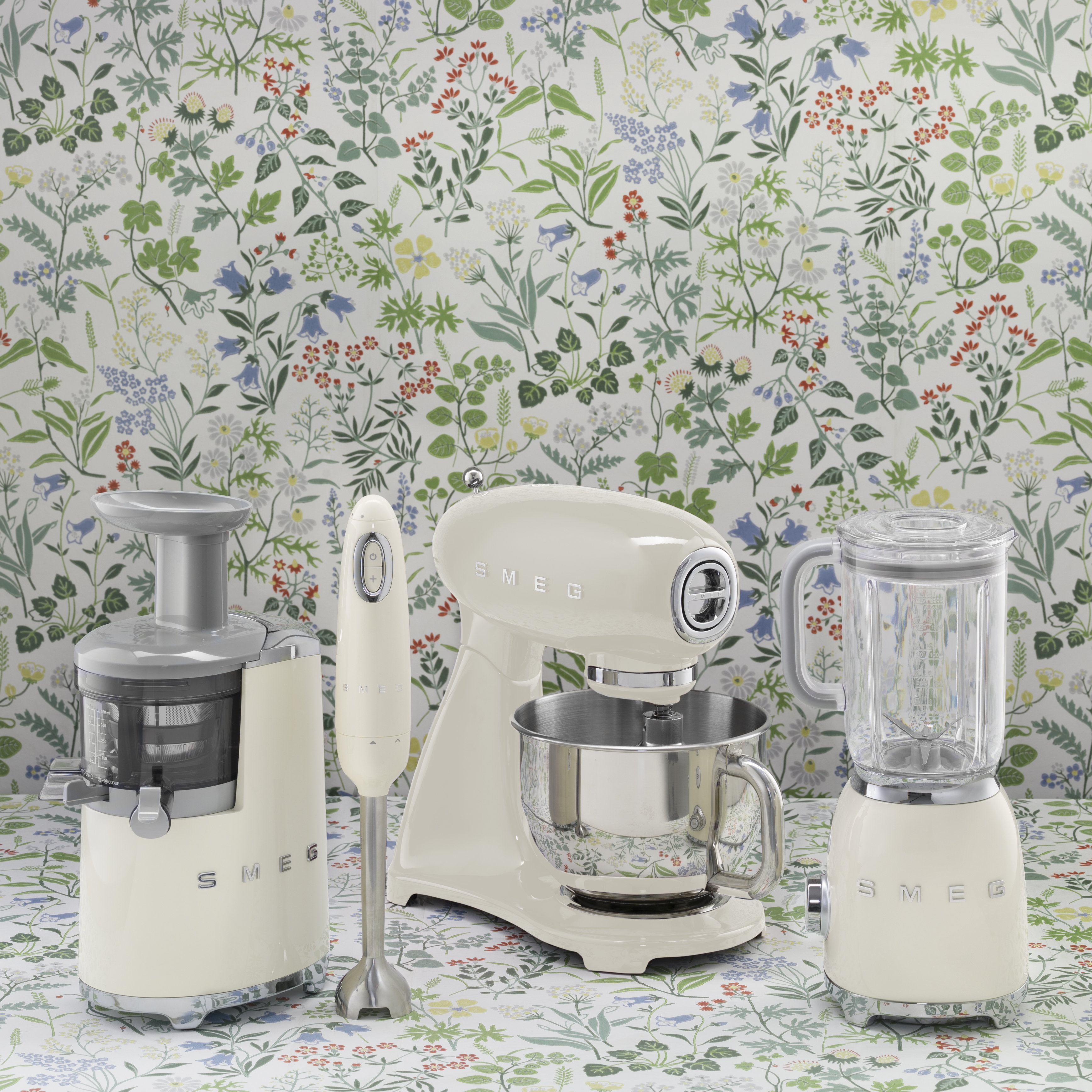 Smeg 50's Style Køkkenmaskine SMF03CREU Creme